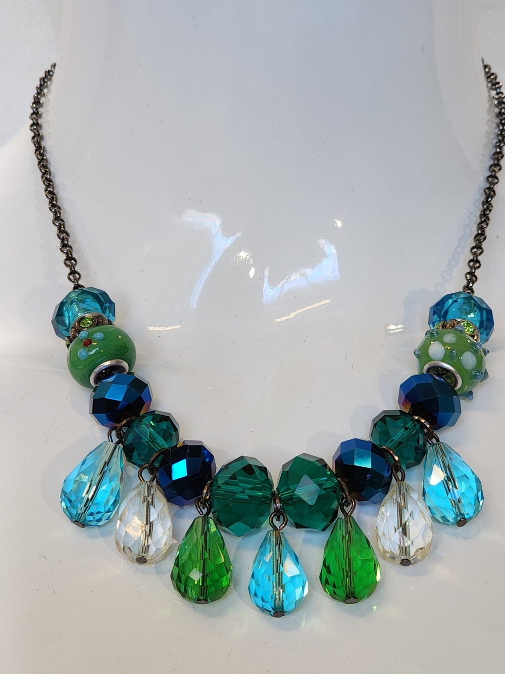Liz Claiborne Y2K Blue Green Glass Bead Teardrop Statement Necklace